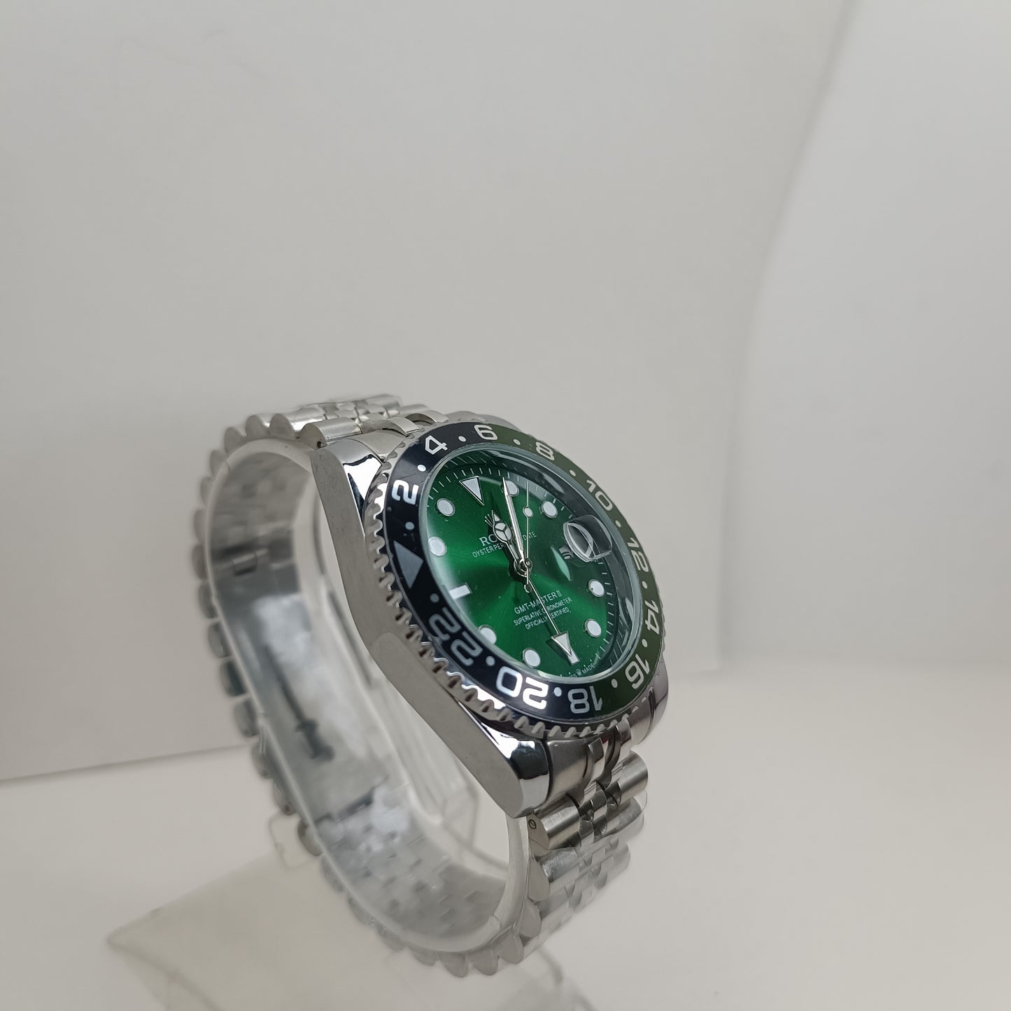 Men’s dual time zone GMT watch with green dial and luminous markers – ATTIXO